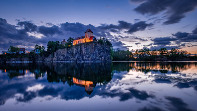 Castle rock lake sunset clouds free wallpaper - medium preview image