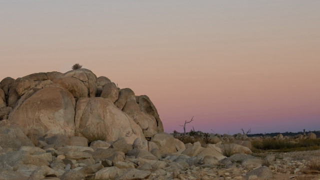 Desert rock formation dusk pink free wallpaper - medium preview image