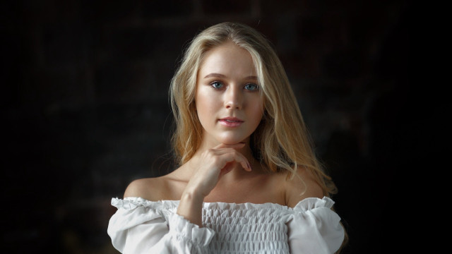 Emma geary white dress portrait free wallpaper - medium preview image