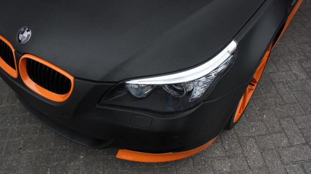 Black orange car 3d render free wallpaper - medium preview image