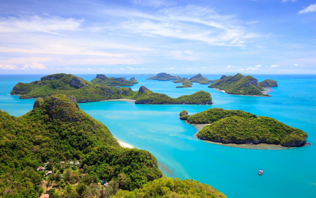 Small islands boat beach sky free wallpaper - medium preview image