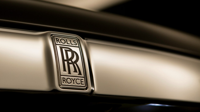 Rolls royce badge black white free wallpaper - medium preview image