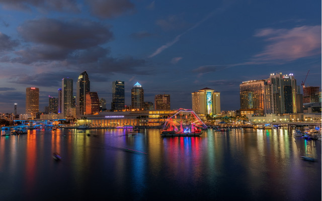 City skyline ferriswheel dusk reflection free wallpaper - medium preview image