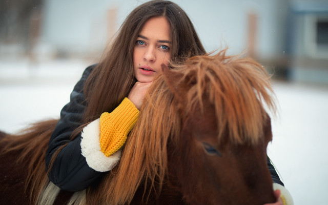 Woman horse snow winter yellow free wallpaper - medium preview image