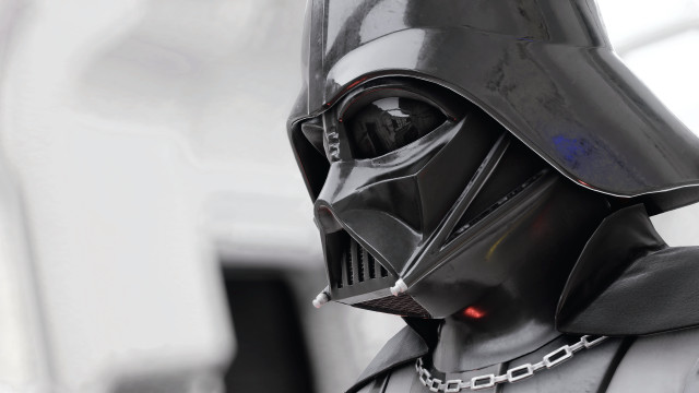 Star wars helmet chain greyscale free wallpaper - medium preview image