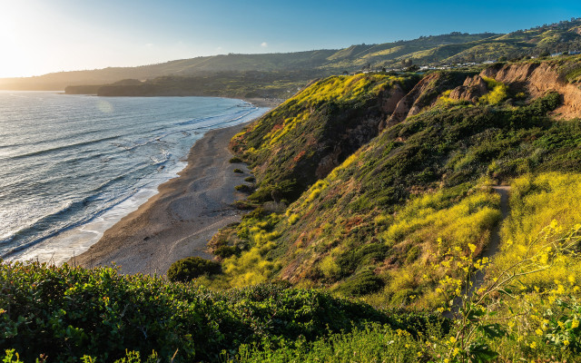 Beach hill house water autumn free wallpaper - medium preview image