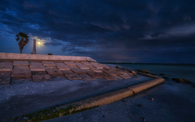 Street light water night cloudy free wallpaper - medium preview image