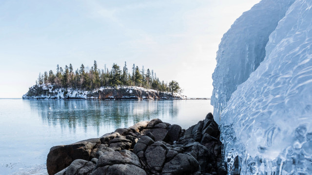 Small island lake ice trees free wallpaper - medium preview image