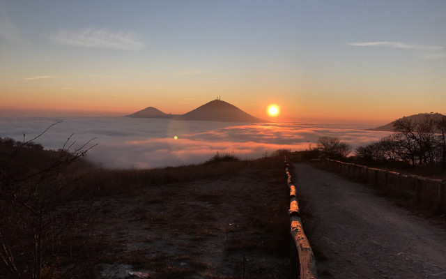 Sunset mountain foggy valley fence free wallpaper - medium preview image