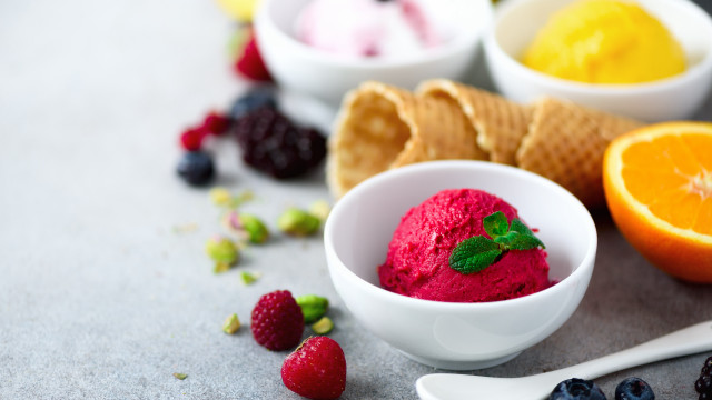 Ice cream fruit slice blurry free wallpaper - medium preview image