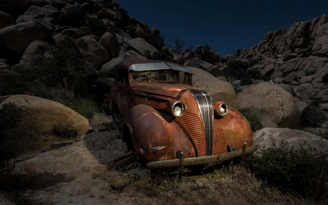 Old car desert night moon free wallpaper - medium preview image