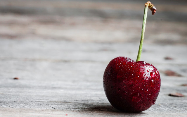 Red apple water drops wooden free wallpaper - medium preview image