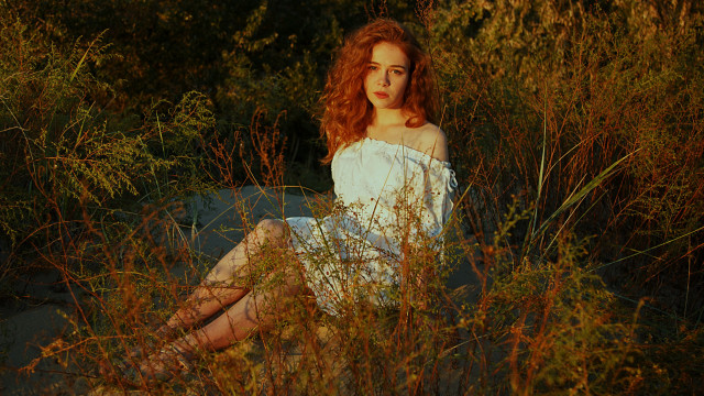 Elina karimova autumn field portrait free wallpaper - medium preview image