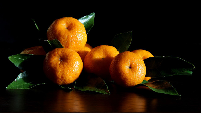 Oranges leaves still life food free wallpaper - medium preview image