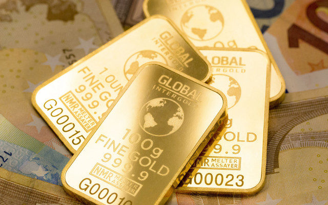 Gold pile money clock neoism free wallpaper - medium preview image