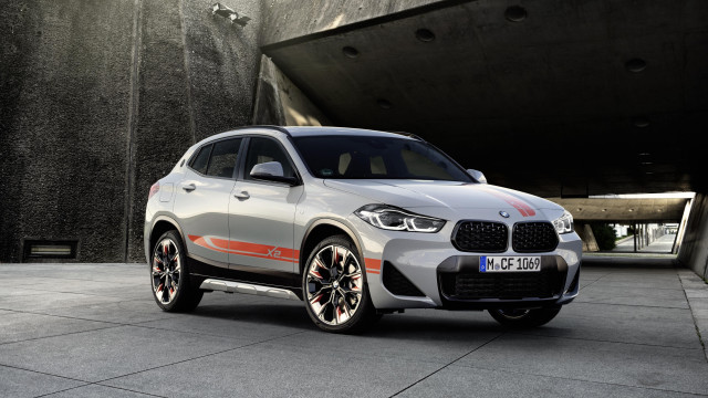Silver bmw suv building large free wallpaper - medium preview image