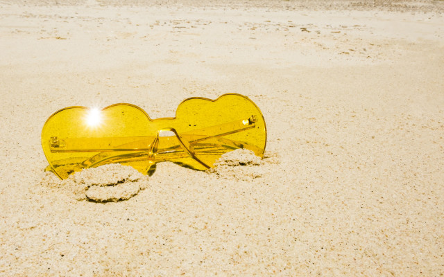 Sunglasses heart mirror sand beach free wallpaper - medium preview image