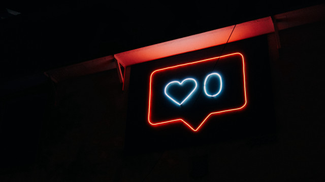 Neon heart bubbles red light free wallpaper - medium preview image