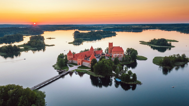 Lake house forest horizon sunset free wallpaper - medium preview image