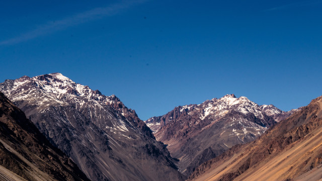 Mountain range snow top blue free wallpaper - medium preview image