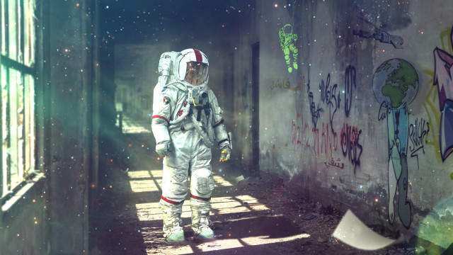 Astronaut graffiti hallway night moon free wallpaper - medium preview image