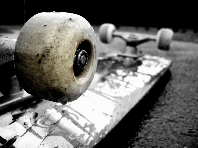 Skateboard white ball wheels end free wallpaper - medium preview image