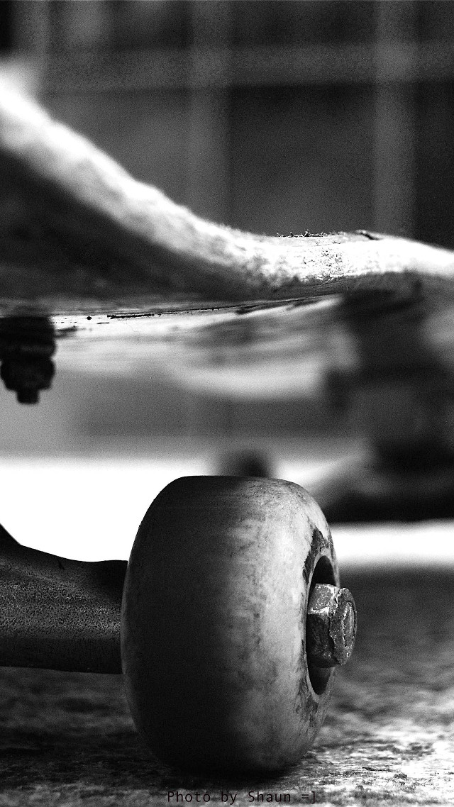 Skateboard table wood rope end free wallpaper - medium preview image