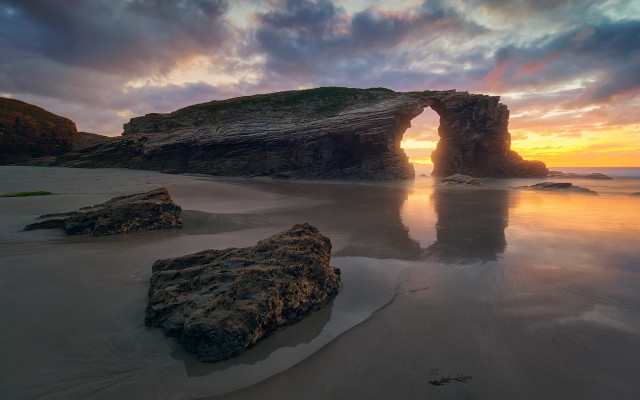 Rock formation beach sunset arch free wallpaper - medium preview image