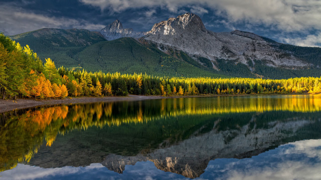 Mountain range reflection lake trees #17 free wallpaper - medium preview image