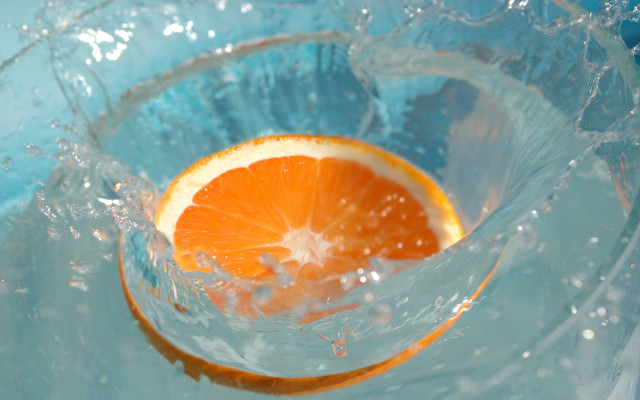Orange bowl water splash slice free wallpaper - medium preview image