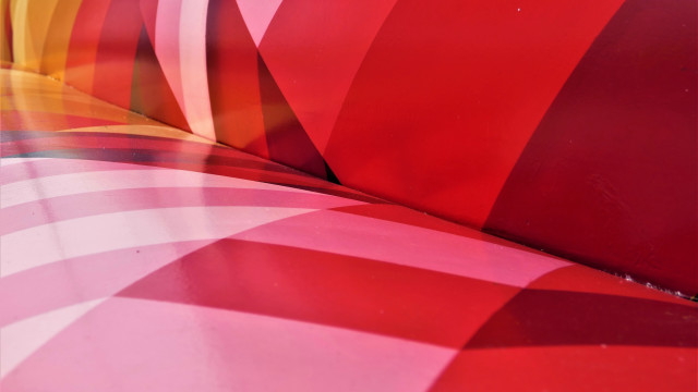 Red yellow umbrella bench abstract free wallpaper - medium preview image