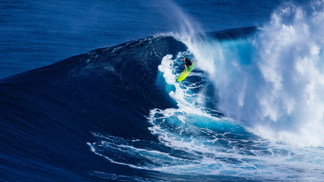 Man wave surfboard ocean beach free wallpaper - medium preview image