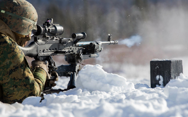 Soldier snow machinegun clouds smoke free wallpaper - medium preview image