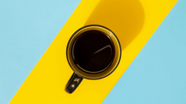 Coffee cup yellow blue tablecloth free wallpaper - medium preview image