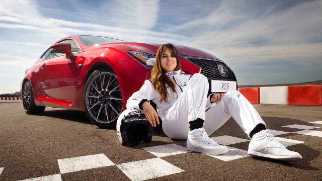 Woman redcar helmet braid checkered free wallpaper - medium preview image