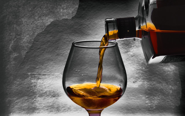 Wine pour holography 3d render free wallpaper - medium preview image