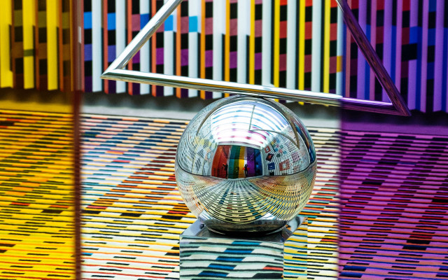 Colorful sculpture mirrorball triangle rainbow free wallpaper - medium preview image