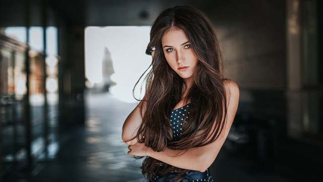 Elina karimova portrait building city free wallpaper - medium preview image