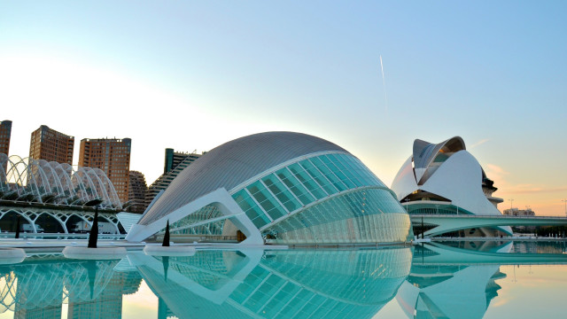 Modernism glassdome pool cityscape ruins free wallpaper - medium preview image