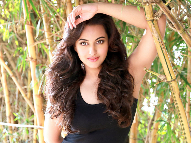 Woman bamboo trees posing picture free wallpaper - medium preview image