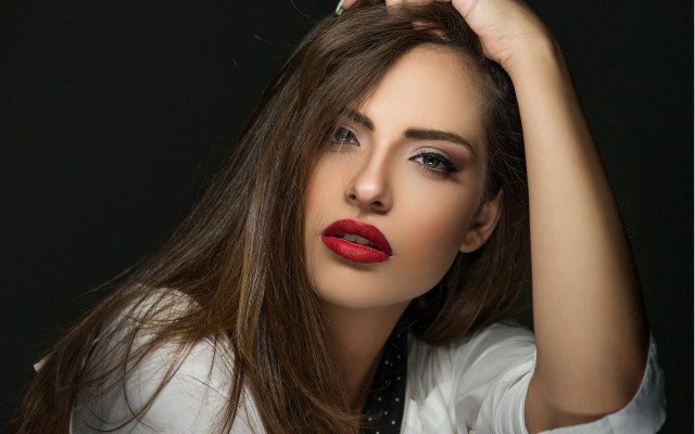 Aramenta dianthe vail red lips free wallpaper - medium preview image
