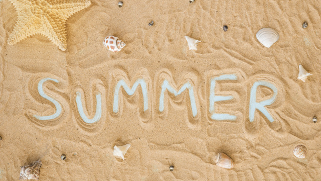 Summer sand shells starfish chalk free wallpaper for desktop - medium preview image