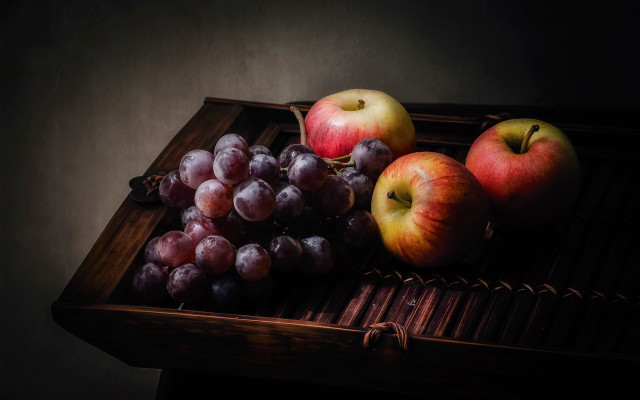 Tray grapes apples dark background free wallpaper - medium preview image
