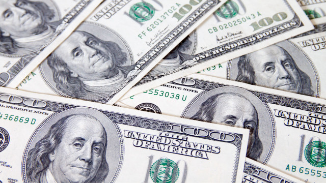 Twenty bills table pen pencil free wallpaper - medium preview image
