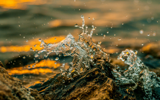 Wave rock yellow background bubble free wallpaper - medium preview image