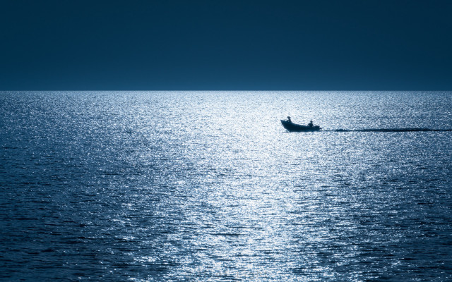 Night water boat shining impressionist free wallpaper - medium preview image