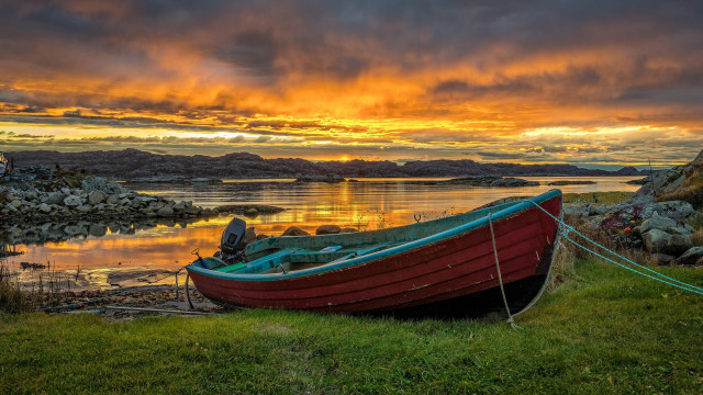 Lake sunset boat rock clouds free wallpaper - medium preview image
