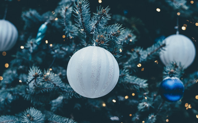 Christmas tree ornaments lights bauble free wallpaper - medium preview image