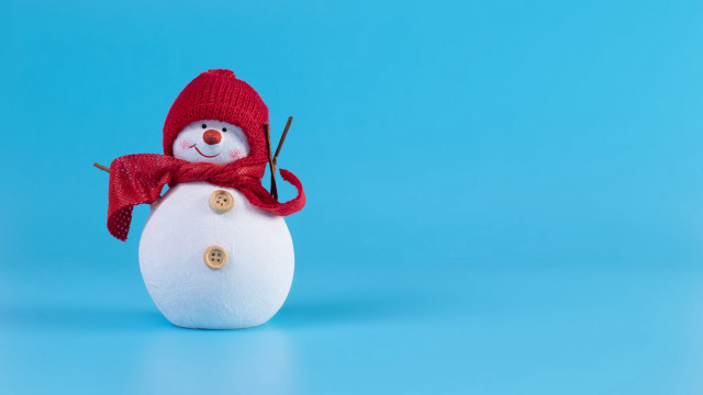 Snowman red hat scarf blue free wallpaper - medium preview image