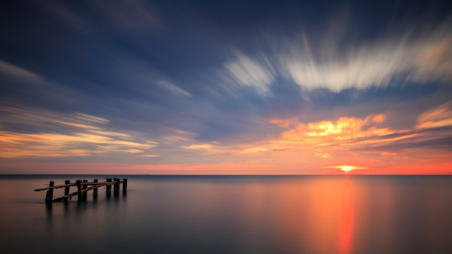 Sunset ocean dock misty colors free wallpaper - medium preview image